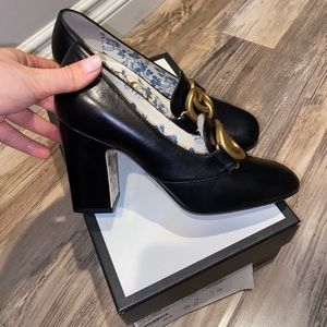 Gucci leather pumps